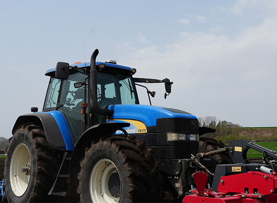 New Holland TM175